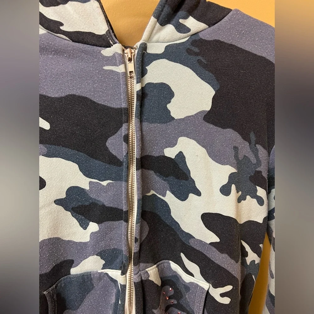 Primp Women’s Blue Camouflage Camo Zip-Up Hoodie with Pink Rhinestones Y2K - Picture 2 of 10